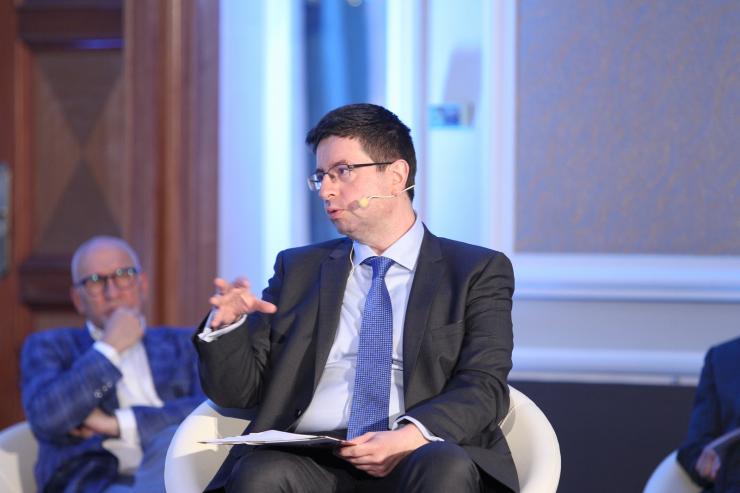 Доц. д-р Петър Чобанов, УНСС, участва в дискусия на тема „Визията за бъдещето на парите“